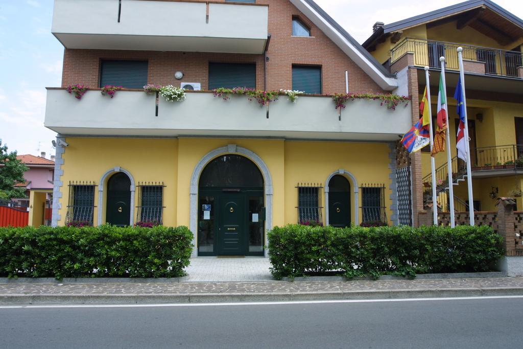 Borromeo Residenze Service S.A.S Peschiera Borromeo Eksteriør bilde