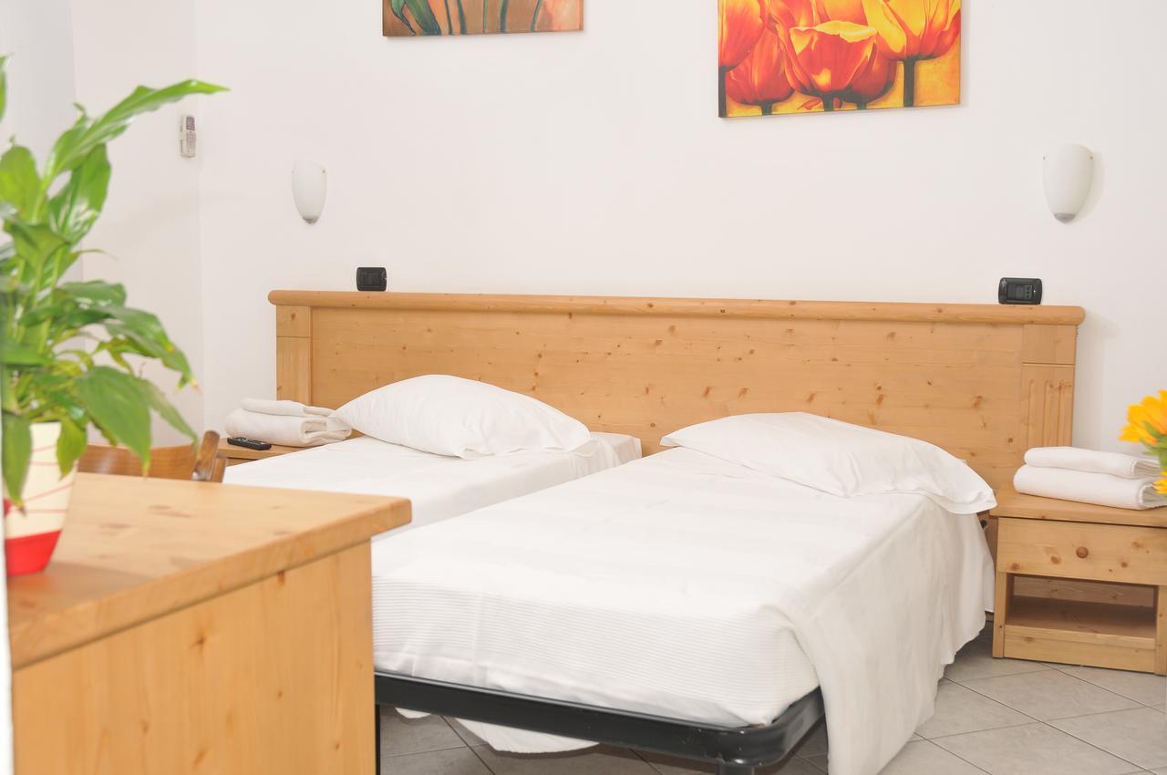 Borromeo Residenze Service S.A.S Peschiera Borromeo Eksteriør bilde